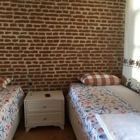 Tarihi Kucuk Tas Konak 2 *