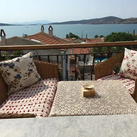 Tarihi Kucuk Tas Konak 2 *