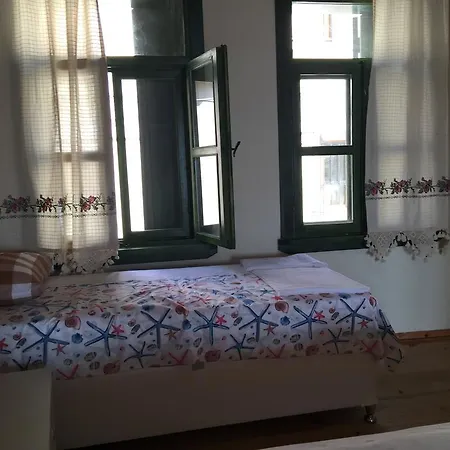 Villa Tarihi Kucuk Tas Konak 2 *