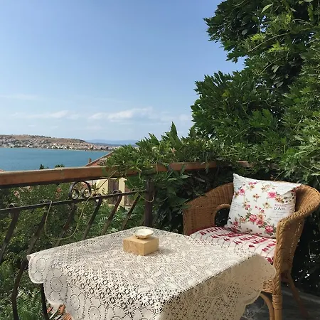 Villa Tarihi Kucuk Tas Konak 2