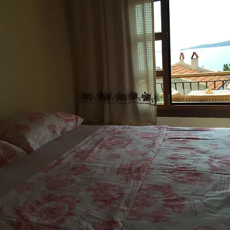 Tarihi Kucuk Tas Konak 2 * Ayvalı