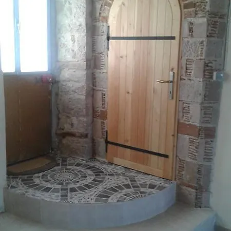 Tarihi Kucuk Tas Konak 2 * Ayvalı
